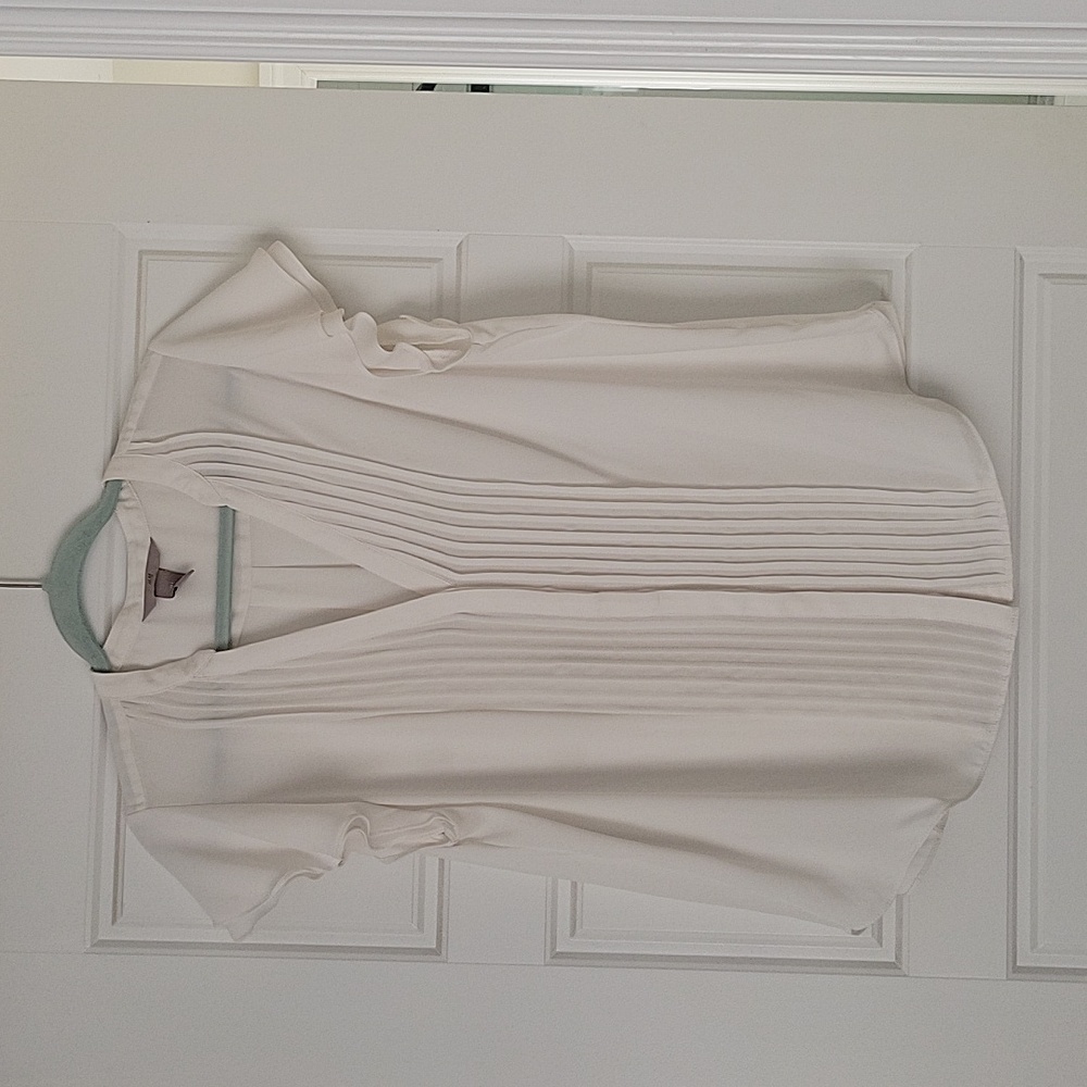 Off-white Short-sleeve Bouse with ribbed detailing, Size Large